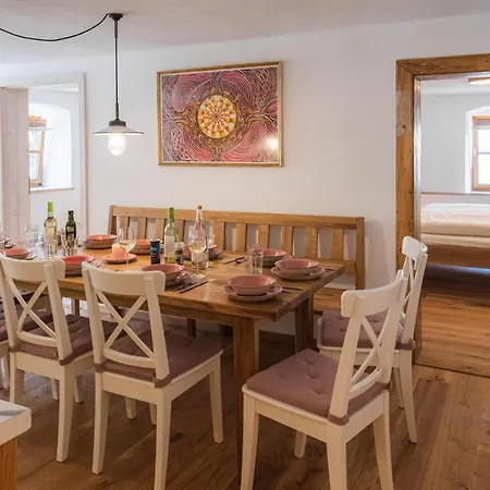 Gehobenes Ambiente In Historischer Wohnung Walting Exterior photo