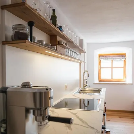 Gehobenes Ambiente In Historischer Wohnung Walting Exterior photo