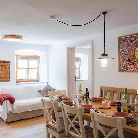 Gehobenes Ambiente In Historischer Wohnung Walting Exterior photo