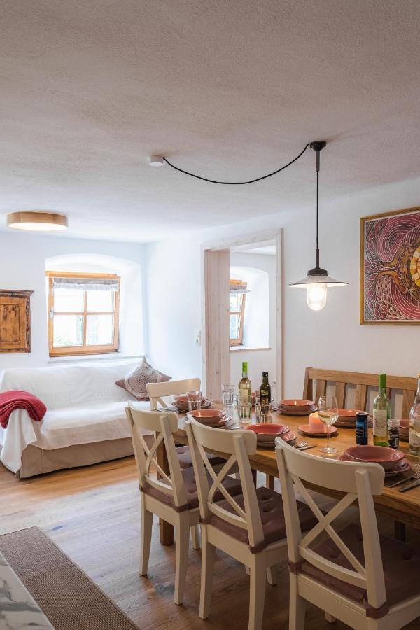 Gehobenes Ambiente In Historischer Apartment Walting